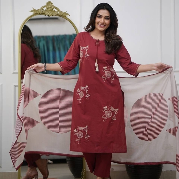 Blue and White Embroidered Kurta Set - Picture 7 of 13